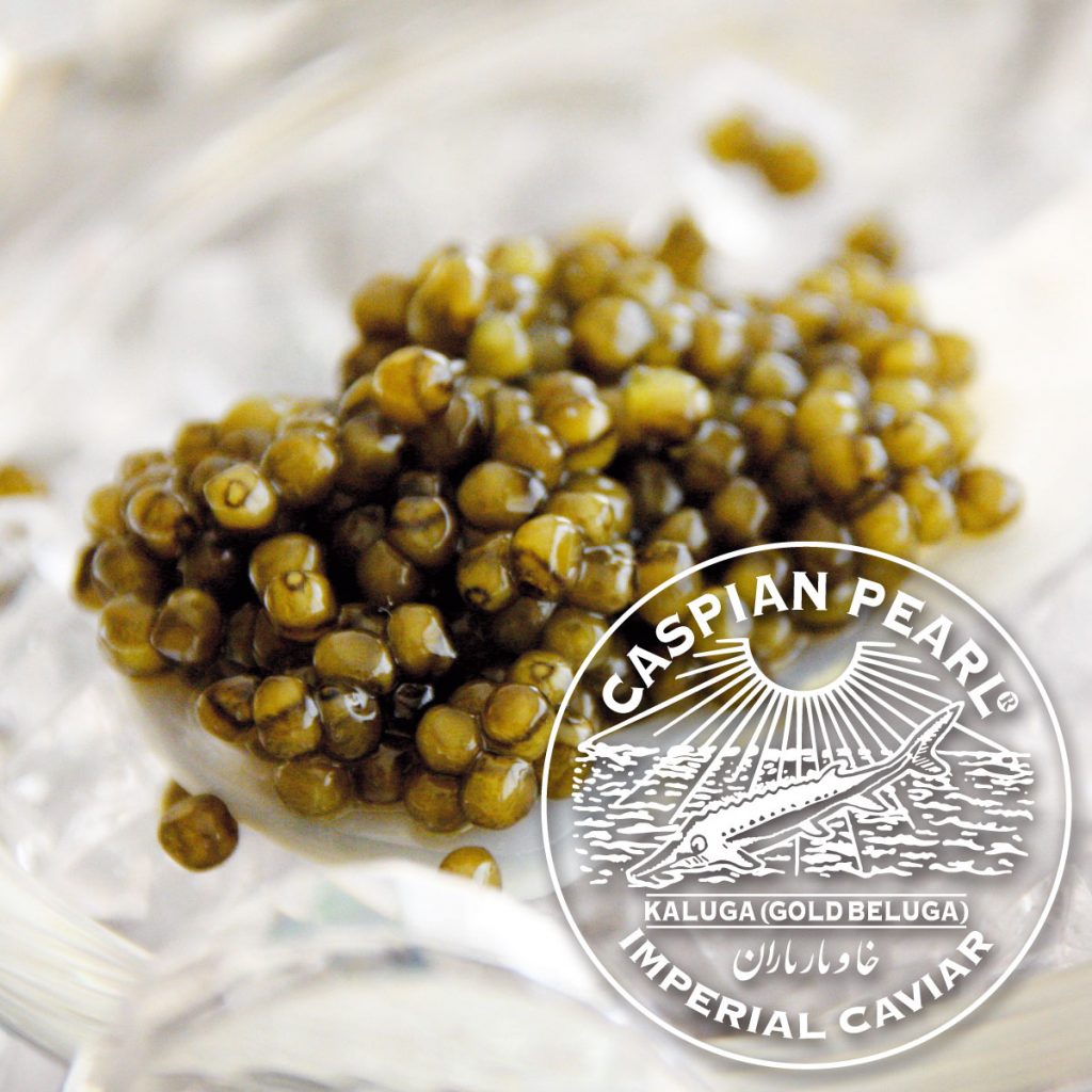 Caspian Pearl. Posts en Instagram para La Marca del Caviar. Caviar Schrenckii en cuchara de nácar