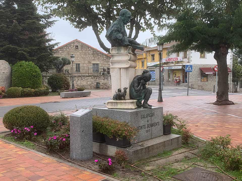 Monolito y placa conmemorativos Centenario Nobel Jacinto Benavente