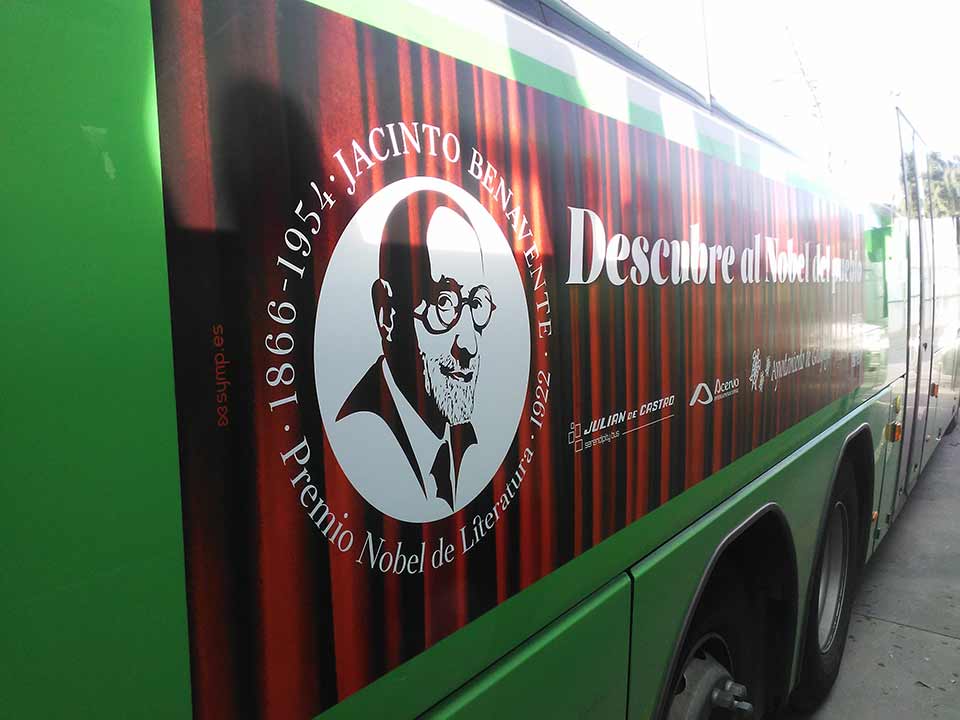 Campaña de publicidad en autobuses. Centenario Nobel Jacinto Benavente